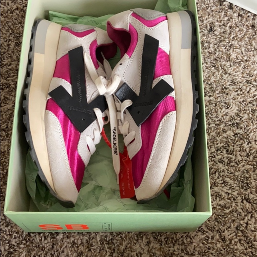 Off White